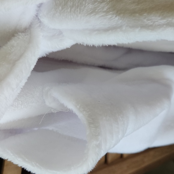 Bebe Cream and White Plush Robe - Picture 5 of 6